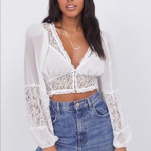 FOR LOVE & LEMONS | White Flower Lace Crop Top Blouse